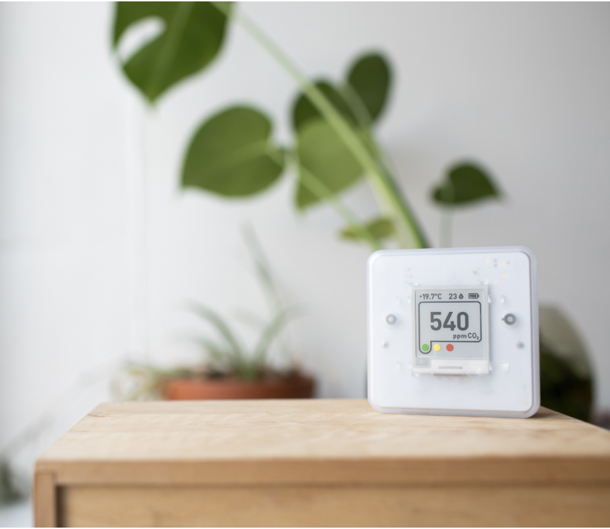 Image of a carbon dioxide monitor on a table